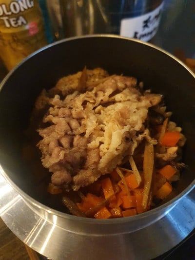 ข้าวอบเนื้อกับโกโบ