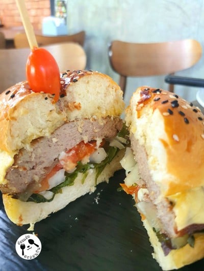 เมนูของร้าน Pee Neung Coffee House