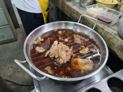 อาหาร หรือ เครื่องดื่ม