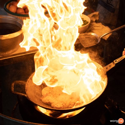 แอนก๋วยเตี๋ยวคั่วไก่ (Ann Kua Gai) แยกพลับพลาชัย