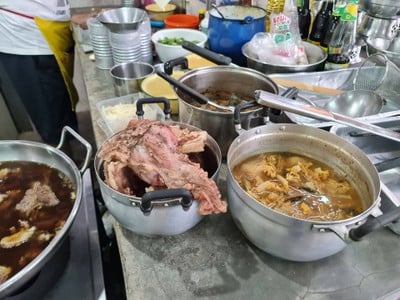 อาหาร หรือ เครื่องดื่ม