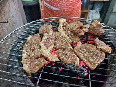 อาหาร หรือ เครื่องดื่ม