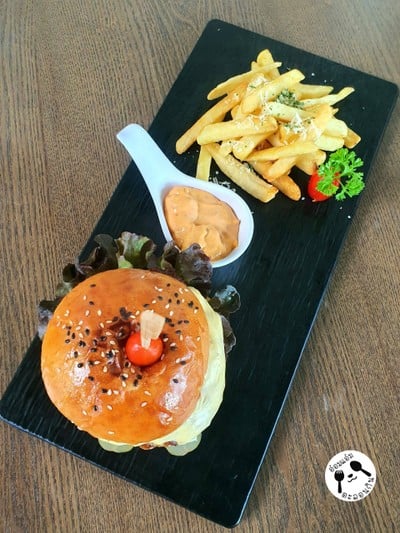 เมนูของร้าน Pee Neung Coffee House