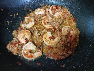 วิธีทำ สะตอผัดกะปิกุ้งสดหมูสับ