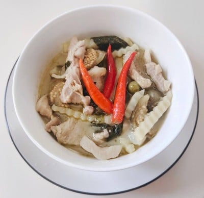 แกงเขียวหวานไก่ยอดมะพร้าว