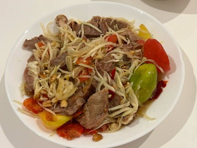 ส้มตำคอหมูย่าง