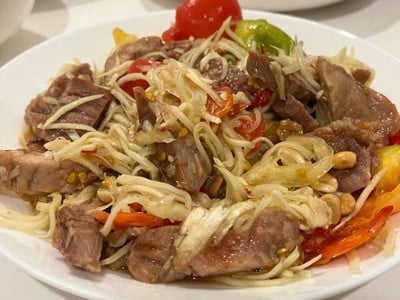 ส้มตำคอหมูย่าง
