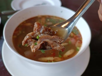 ต้มแซ่บเนื้อน่องลาย