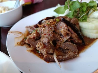 น้ำตกเนื้อ