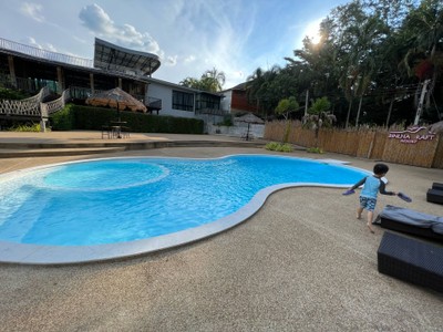 สระว่ายน้ำ/ชายหาด