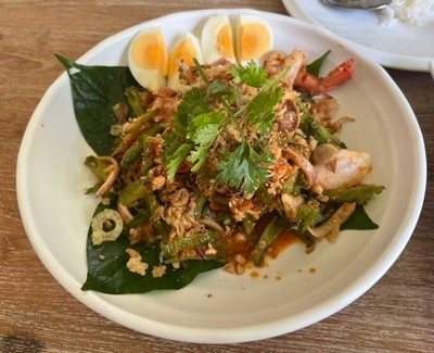 ยำถั่วพูกุ้งสด