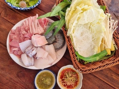 บ้านท่าน้ำนนท์ Chaopraya Antique Cafe บริษัท จุติมานนท์ จำกัด