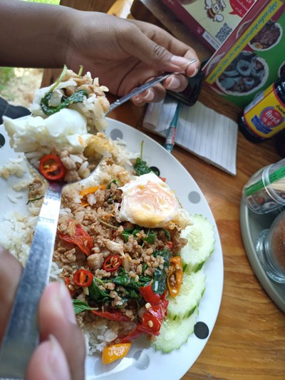 กระเพราหมูสับ