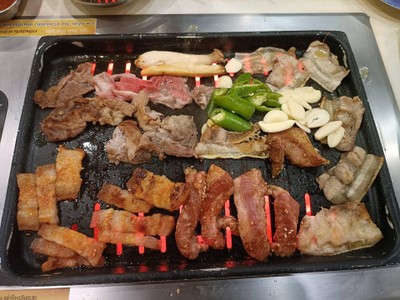 เตาย่างมีด้วย