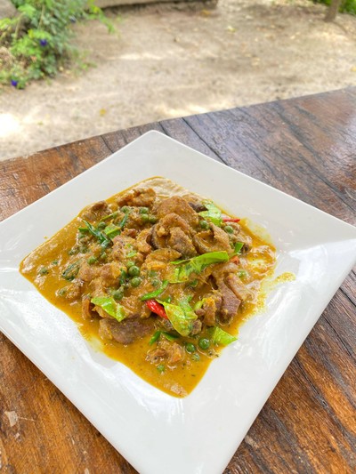 ผัดเผ็ดหมูป่า