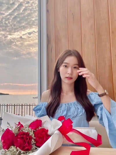 สีโทนสุภาพ กับลอนผมสไตลเกาหลี เพิ่มความคุณหนูหวานๆ ด้วยเทคนิค PJ Hair Style ร้าน