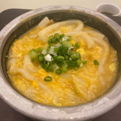 Udon in Hot Stone with Crabmeat and Crab Roe Sauce