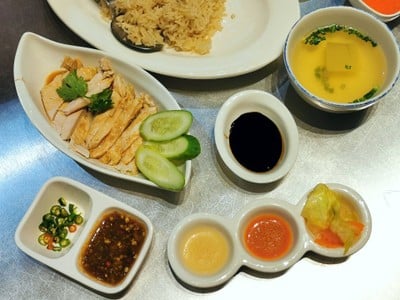 อาหาร หรือ เครื่องดื่ม