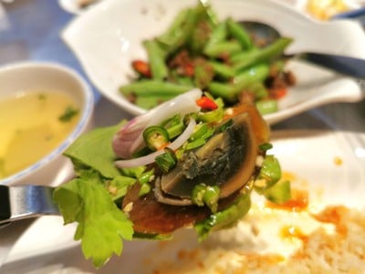 อาหาร หรือ เครื่องดื่ม
