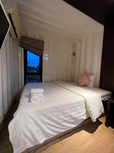 โรงแรมเรโทร บ็อกซ์