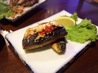 ข้าวหน้าซาบะย่างซีอิ้ว