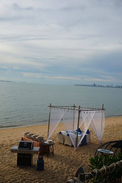 สระว่ายน้ำ/ชายหาด