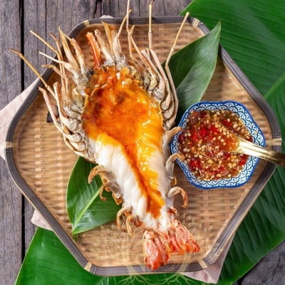 เรือนสายน้ำ