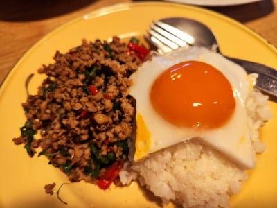 ข้าวกะเพรา หมูสับ