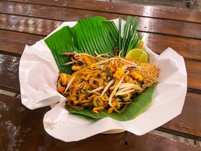 ผัดไทยหอยทอด ตามสั่ง ร้านแซ่บเด้อ @บ้านไม้ ซอยจ่าบรรณ ผัดไทยหอยทอด ตามสั่ง ร้านแซ่บเด้อ @บ้านไม้ ซอยจ่าบรรณ