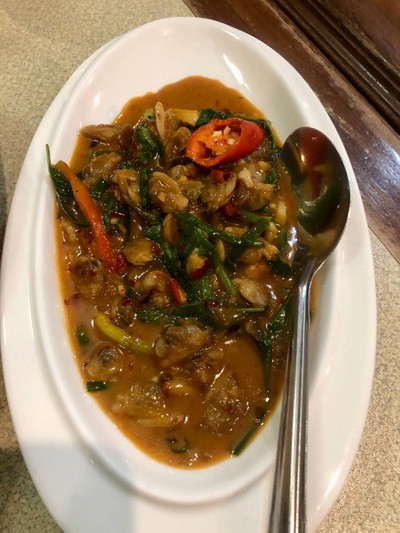 ผัดหอยลายน้ำพริกเผา
