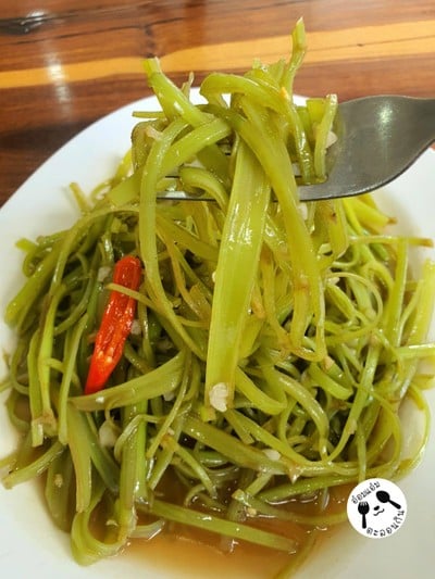 ผัดผักบุ้ง