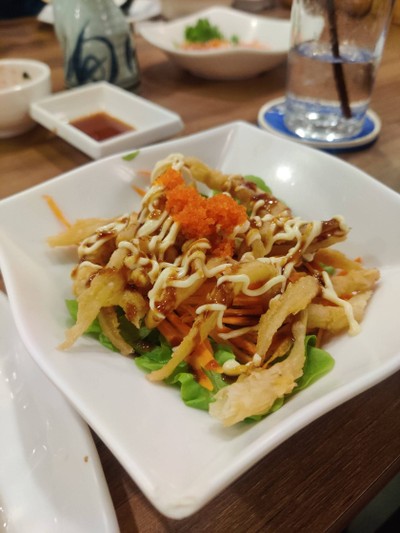 สลัดปลาเงินกรอบ
