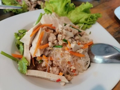 ยำวุ้นเส้นหมูยอ