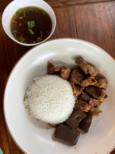 ข้าวหน้าหมูตุ๋น