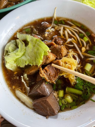 บะหมีาหมูตุ๋น