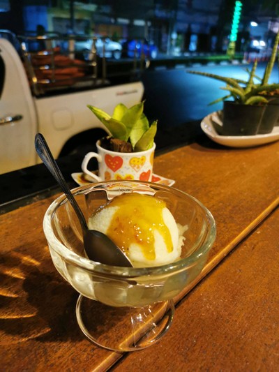 ไอศกรีมมะม่วงน้ำปลาหวาน