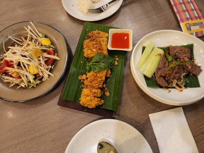 อาหาร หรือ เครื่องดื่ม
