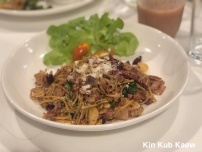 สปาเกตตีพริกแห้งเบคอน