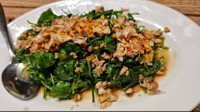 ผัดใบตำลึงหมูสับ