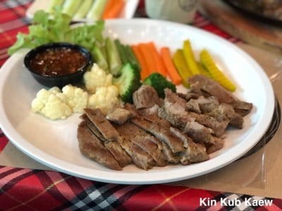 เสต็กจิ้มแจ่วสันคอหมู