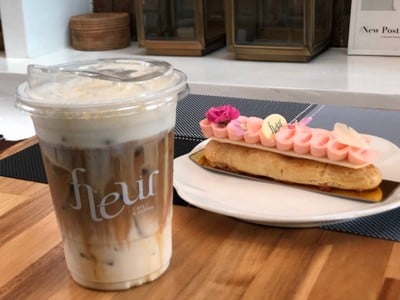 Fleur Cafe & Eatery (เฟลอ คาเฟ่) -