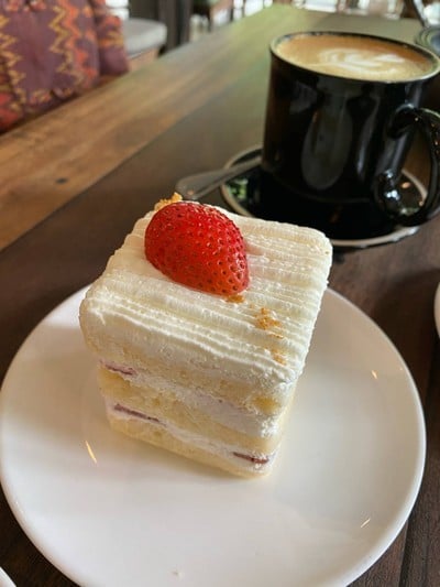 Strawberry Shot Cake