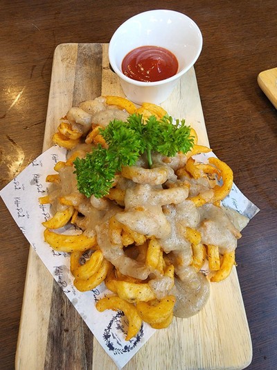 มันฝรั่งซอสเห็ดทรัฟเฟิล