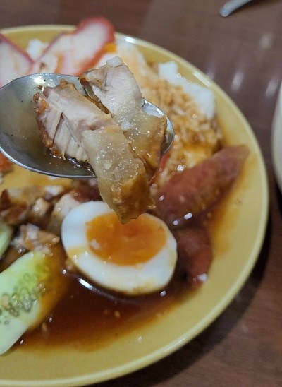 หมูกรอบ