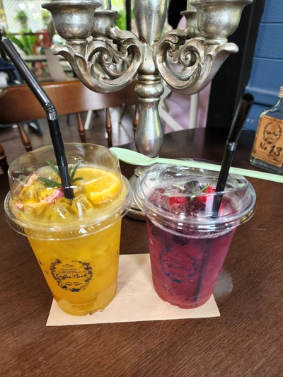 อาหาร หรือ เครื่องดื่ม