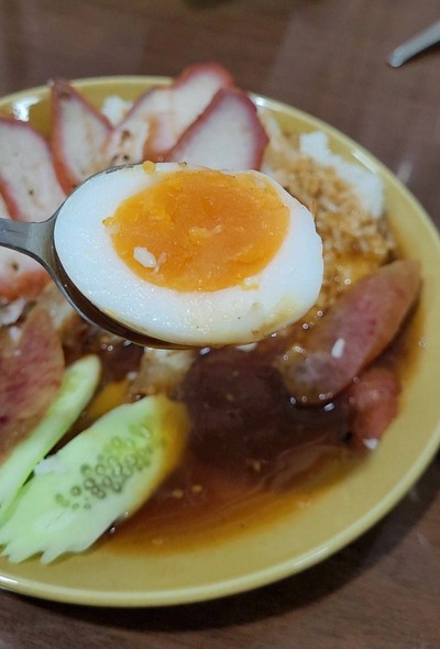 ข้าวหมูแดงหมูกรอบ
