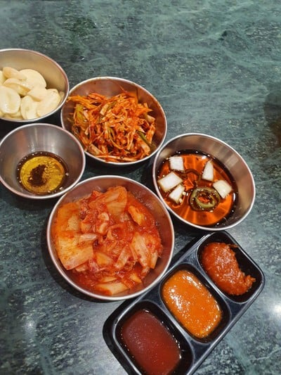 อาหาร หรือ เครื่องดื่ม