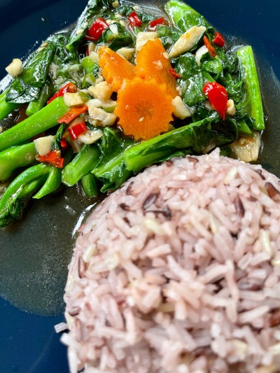 คะน้าน้ำมันหอยราดข้าว