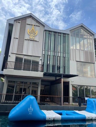 สระว่ายน้ำ/ชายหาด