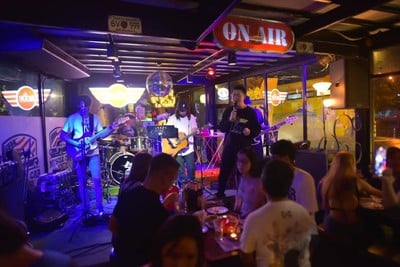 บรรยากาศ Roof (รูฟ) ร้านอาหาร&บาร์ พระราม 5 นนทบุรี นนทบุรี